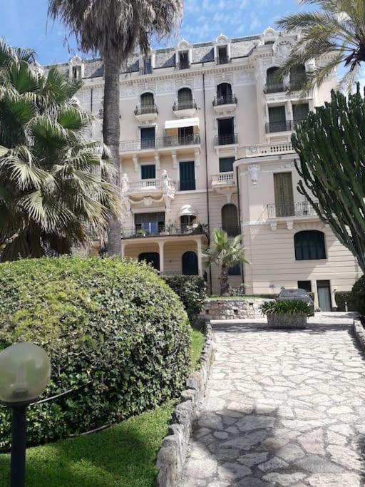 La Casa Di Anna, In Palazzina Liberty Fronte Parco Apartment Bordighera Ngoại thất bức ảnh